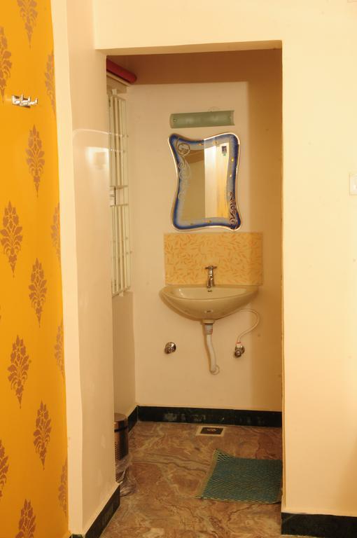 Hotel Rathnavel Towers Chennai Room photo