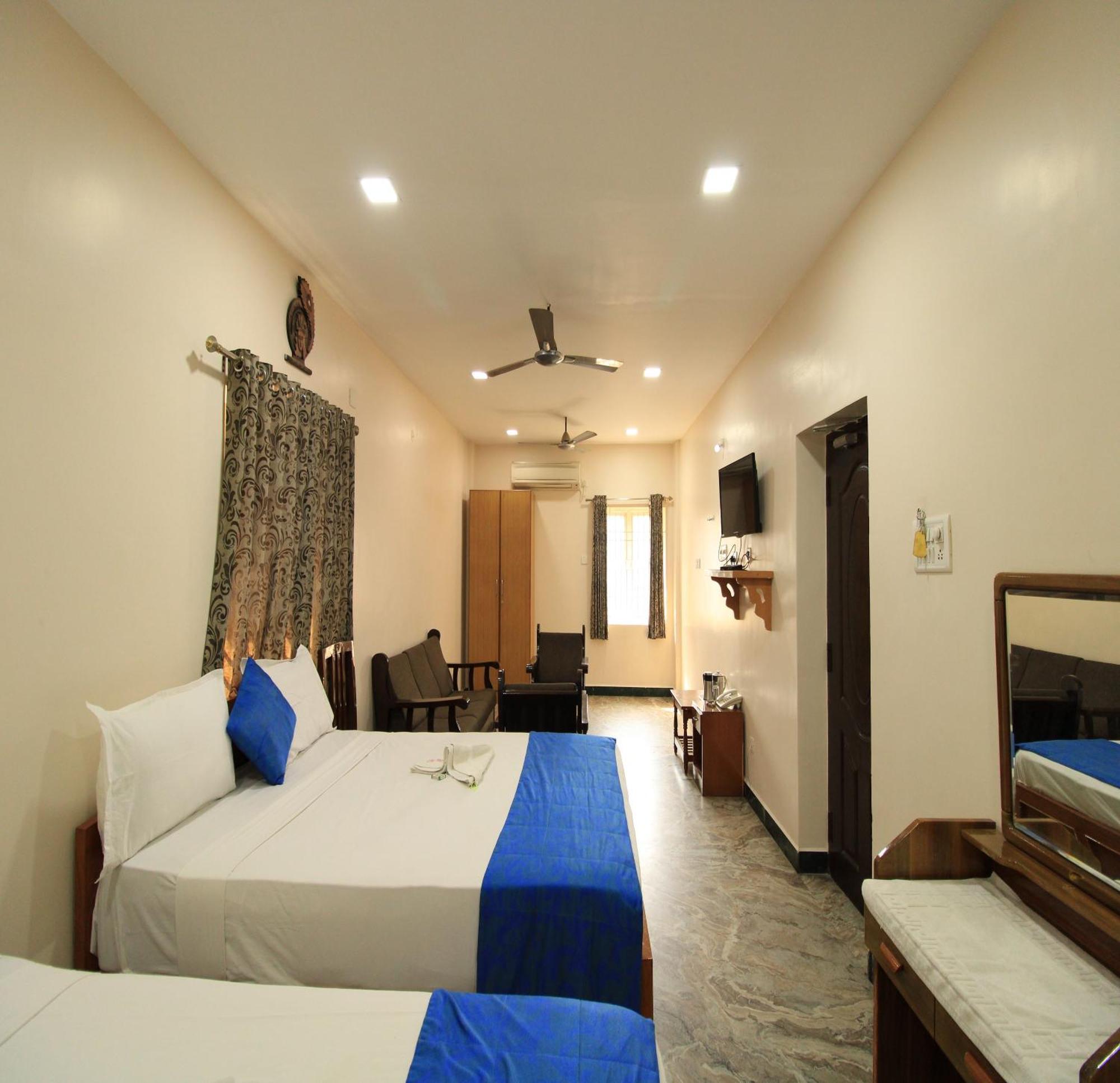 Hotel Rathnavel Towers Chennai Exterior photo